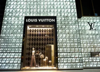 China’s Wealthy Shoppers Shift Priorities, Leaving Luxury Brands in the Lurch