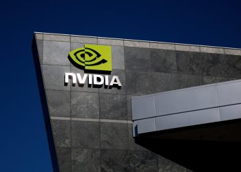 Nvidia’s Strong Growth Forecast Signals Sustained AI Chip Demand