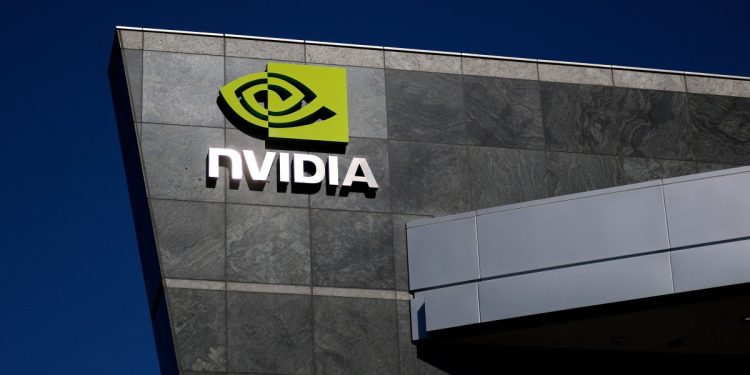 Nvidia’s Strong Growth Forecast Signals Sustained AI Chip Demand