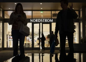 Earnings forecasts drop: Companies slash outlooks as confidence hits 12-year low