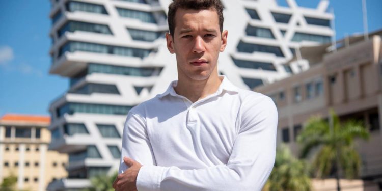 This founder turned field pitches into data — and VCs are betting on his billion-dollar vision