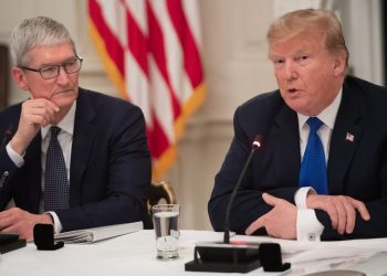 Trump, Apple’s Cook discuss iPhone price hikes amid trade pressures
