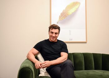 Airbnb’s New Services App Faces Criticism, But Chesky Should Be Happy