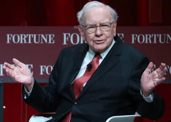 Warren Buffett stock picking habits defy his own advice