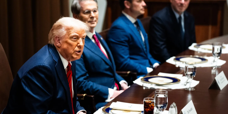 Trump’s Memecoin Dinner Sparks Ethics Concerns