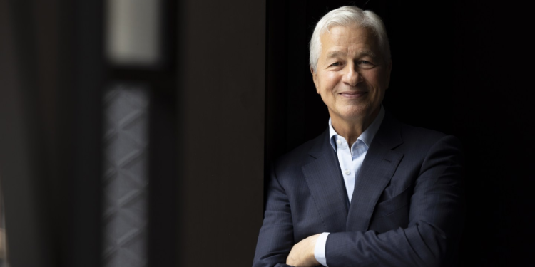 Jamie Dimon Downplays Exit Talk as JPMorgan Grooms Three CEO Contenders