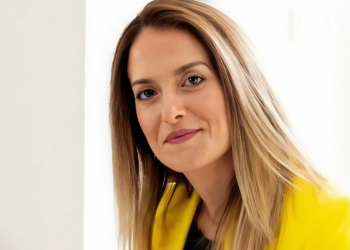 She Replaced Her Entire Marketing Team With AI Agents – And It’s Working Better Than Anyone Expected