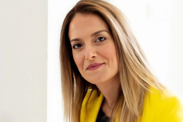 Naama Manova‑Twito