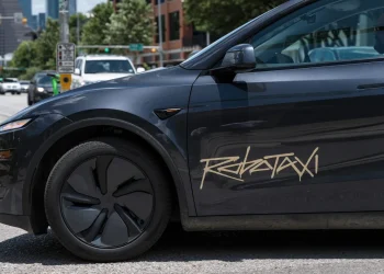 Tesla’s Robotaxi Launch Faces Scrutiny After Traffic Law Violations