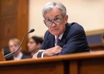 Fed’s Waller Says Cut Rate This Month as Growth Slows