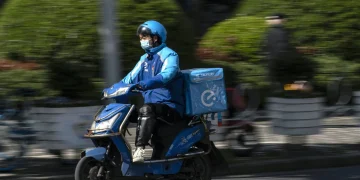 Alibaba Faces $100B Rout Risk as China’s E-commerce Turf War Escalates