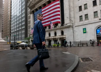 Stocks Plunge as Trump Announces Tariffs on Japan, Korea, and Five Others