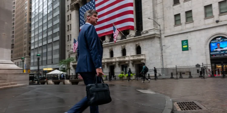 Stocks Plunge as Trump Announces Tariffs on Japan, Korea, and Five Others