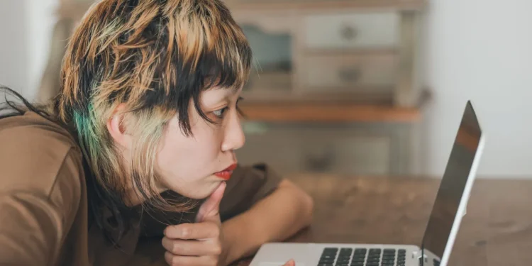 AI Threatens Entry-Level Jobs, Gates Warns Gen Z Isn’t Safe