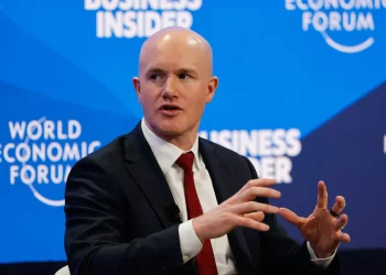 Coinbase AI firings: Why Armstrong’s mandate shocked engineers