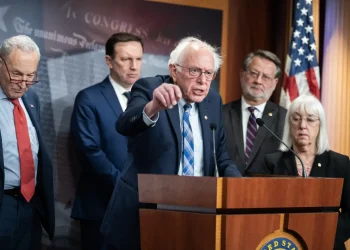 Sanders-Trump alliance backs equity stakes in chipmakers