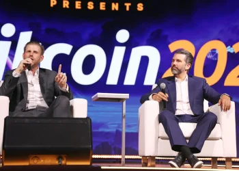 Trump Crypto Firm Eyes Public Listing for WLFI Treasury