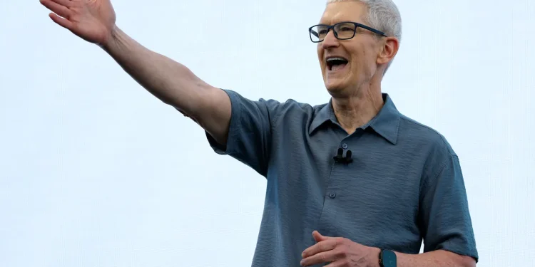 iPhone holographic: Apple teases 3D effect in iOS 26