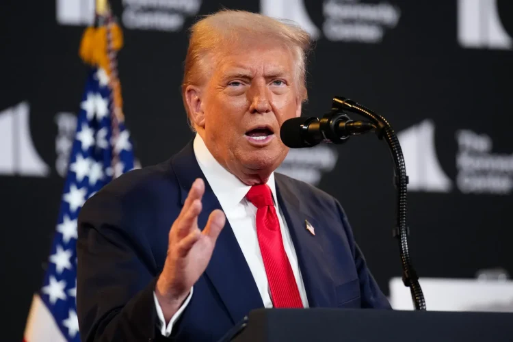 Andrew Harnik—Getty Images