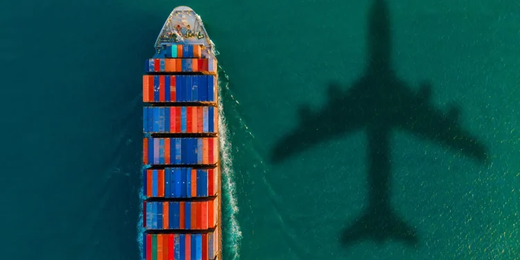 China’s August Exports Fall as U.S. Trade Tensions Escalate
