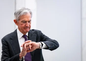 Awkward Fed Meeting Looms as Inflation and Jobs Put Powell in a Tight Spot