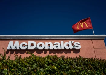 McDonald’s CEO cuts prices, backs higher minimum wage