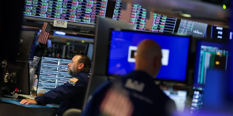 Stocks Rise as Musk’s Tesla Share Buy Sparks Market Optimism