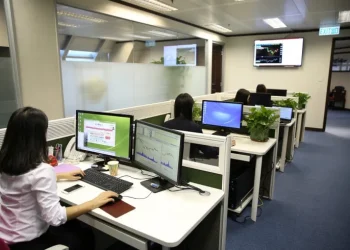 Gen Z Workwear Trends Clash With Office Dress Codes