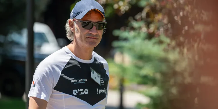 Palantir CEO Alex Karp’s Fiery Letters Turn Investors Into Believers