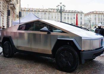 Tesla Sales Rebound Faces EV Tax Credit Threat