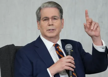 Global Markets Plunge After China’s Shipping Ban Escalates Trade War