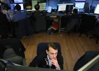 Top Analyst Predicts Economic Boom Despite Market Skepticism