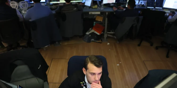 Top Analyst Predicts Economic Boom Despite Market Skepticism