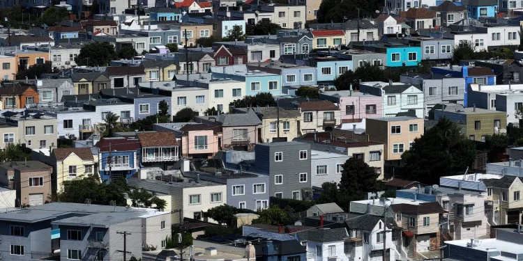 Mortgage Rates Rise After Fed Cut Surprises Markets