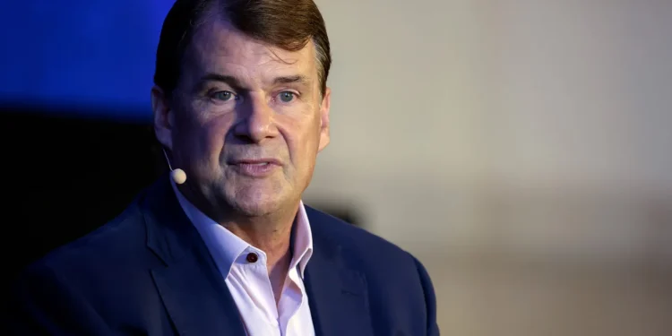 Ford CEO Jim Farley Questions Apple’s Expanding Control With CarPlay Ultra