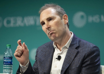 Amazon’s AI Shopping Assistant Rufus Set to Add $10 Billion in Sales