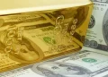 Dollar Sinks as Trump Tariffs Ignite Reserve Currency Fears