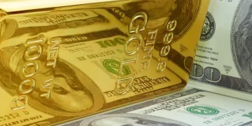 Dollar Sinks as Trump Tariffs Ignite Reserve Currency Fears