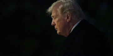 U.S. National Debt Is Undermining the American Dream, Economist Warns