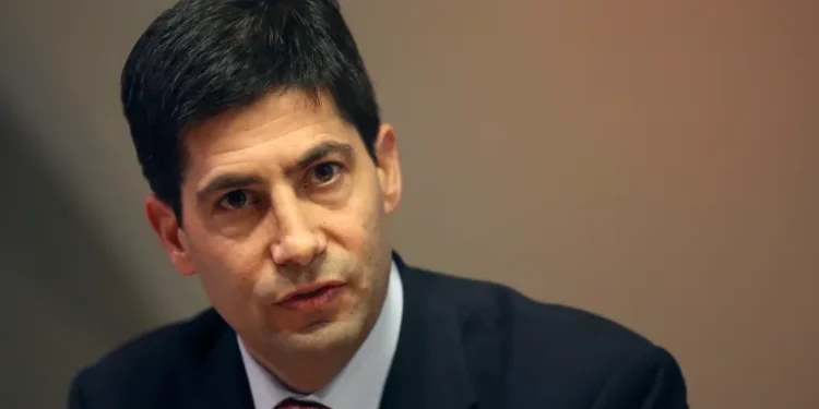 Gold and Silver Prices Fall as Kevin Warsh Fed Nomination Deflates FOMO Trade