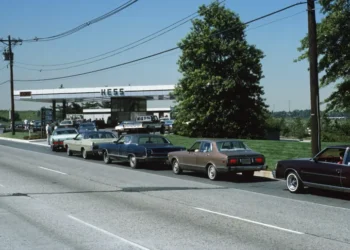 Stock Market Meltdown Risk Climbs to 35% as Oil Shock Revives Stagflation Fears