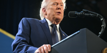 U.S. Borrowing $50 Billion Weekly as Federal Deficit Reaches $1 Trillion