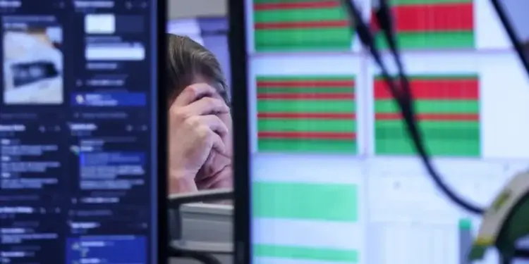 Markets Brace for Strait of Hormuz Crisis as U.S. and Iran Escalate Threats