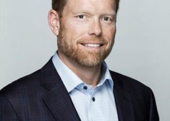 Alex Bombeck: Leading Change Through People-First Consulting