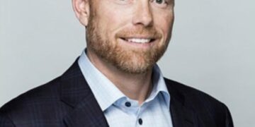 Alex Bombeck: Leading Change Through People-First Consulting
