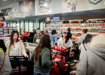 Retail Sales Rise 0.6% in February as Gas Price Surge Looms