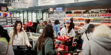 Retail Sales Rise 0.6% in February as Gas Price Surge Looms