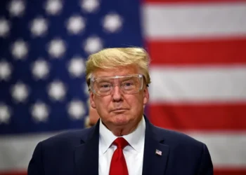 US Economy Weathers Oil Shock as Manufacturing Declines