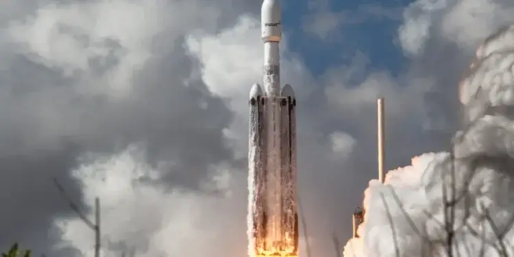 Space Stocks Rally as Investors Prepare for SpaceX IPO