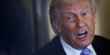 Trump Trading Disclosure Draws Ethics Scrutiny During Iran Conflict